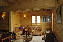 Chalet Cigales 2 - woonkamer met banken en stoelen